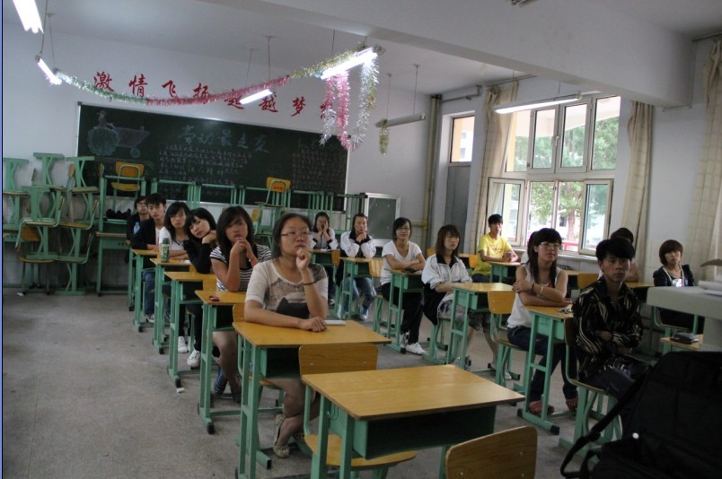 同學們認真聽講 0703002.jpg